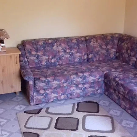 Toparti Vendeghaz * Bonyhád
